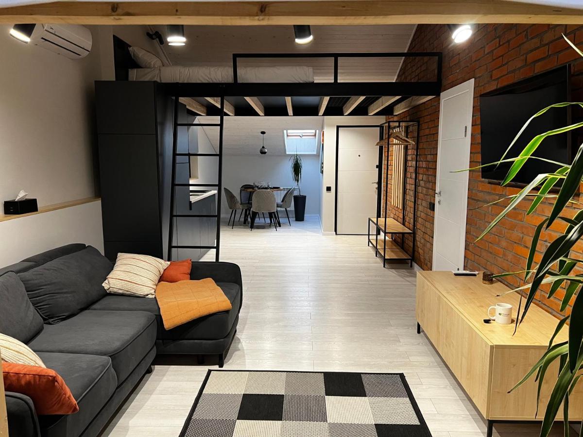 «Гори́Ще На Площі Польський Ринок» Apartment Kamianets-Podilskyi Exterior photo